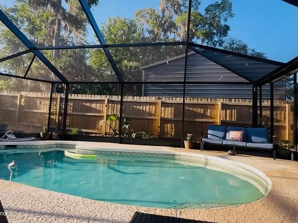 1671 Holly Oaks Lake Rd E, Jacksonville, FL 32225