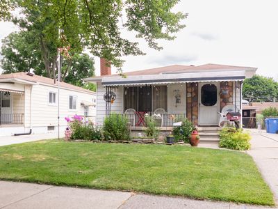 4929 Dudley St, Dearborn Heights, MI, 48125