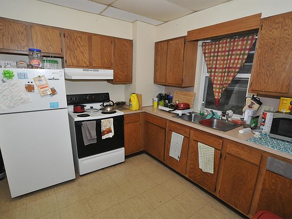 3rd image of 503 Yates St #1