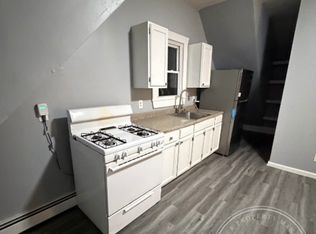 1272 Pleasant St, New Bedford, MA 02740