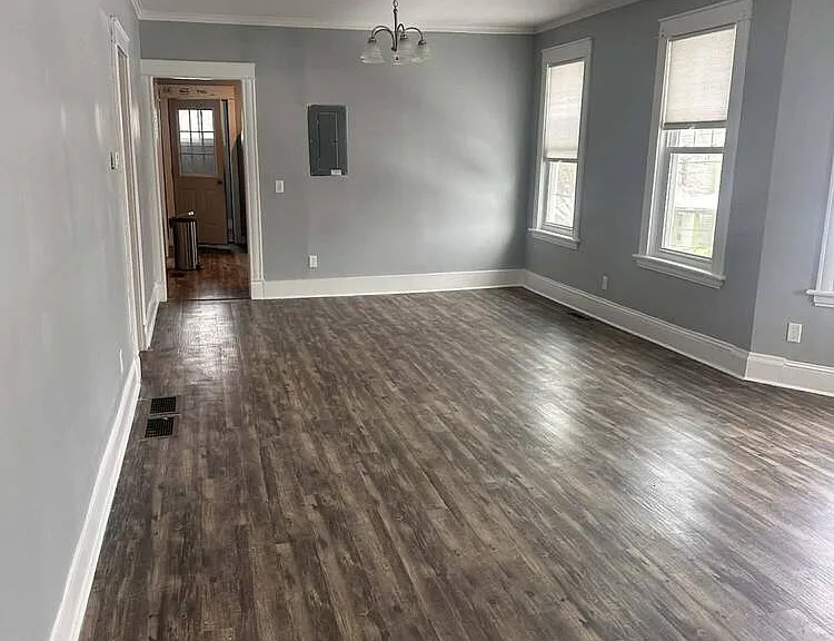 1687 Avenue A — Photo 2