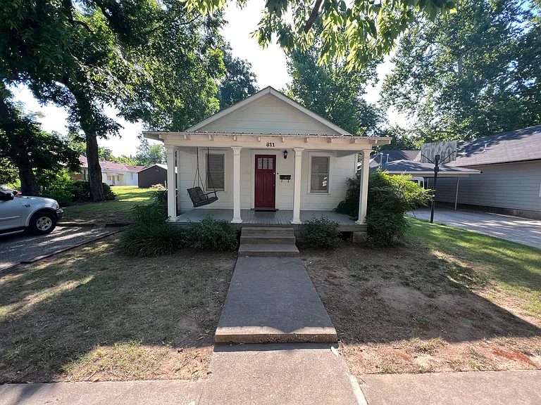 811 S Pickard Ave — Photo 1