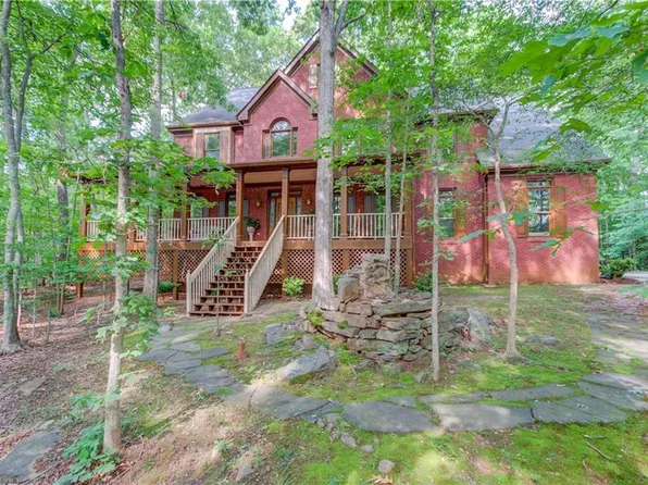 4975 Duncans Lake Dr, Buford, GA 30519