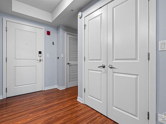 3rd image of 425 Benjamin Dr APT 205