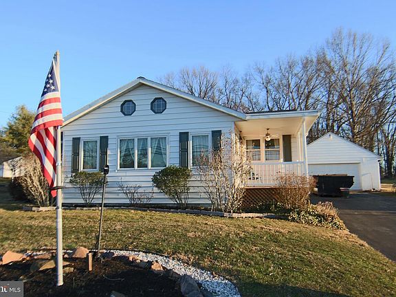 4th image of 175 Crooked Hill Rd