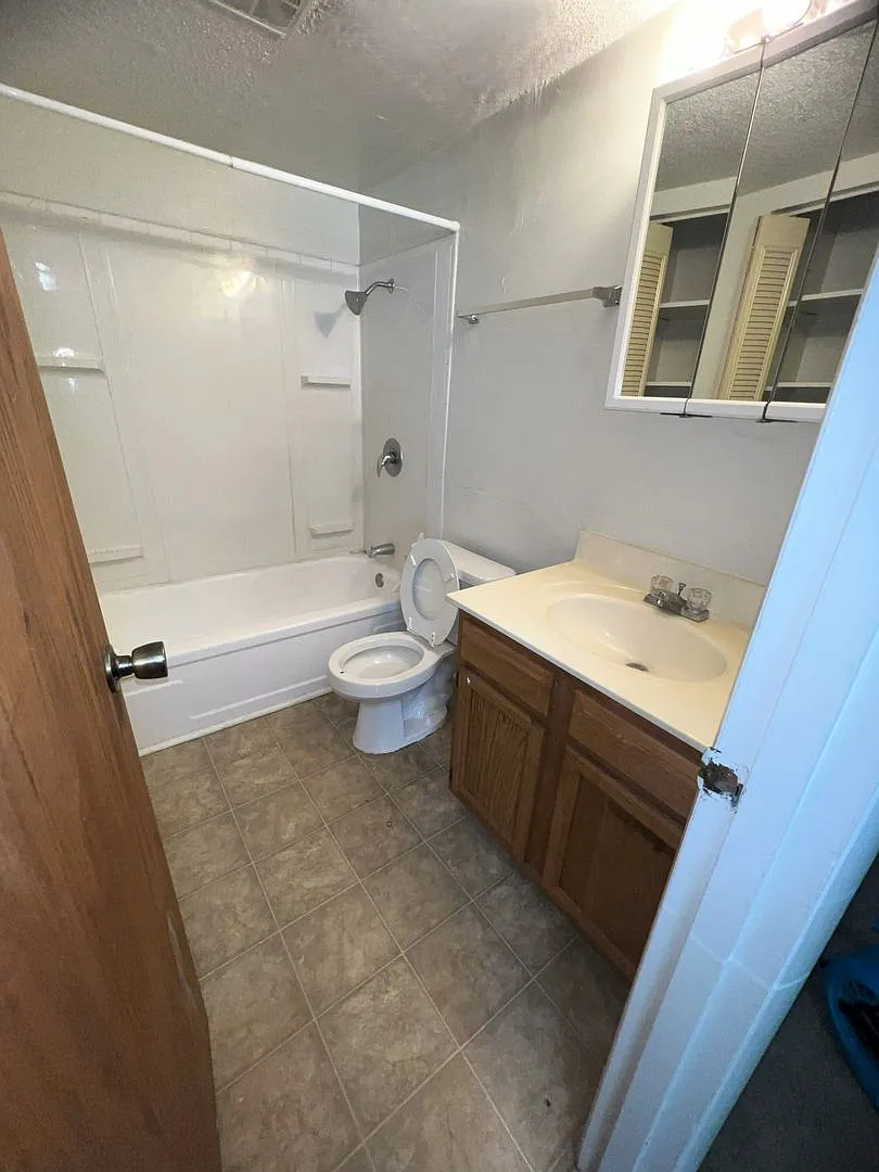 Gold Falls Villa Apartments — Photo 4