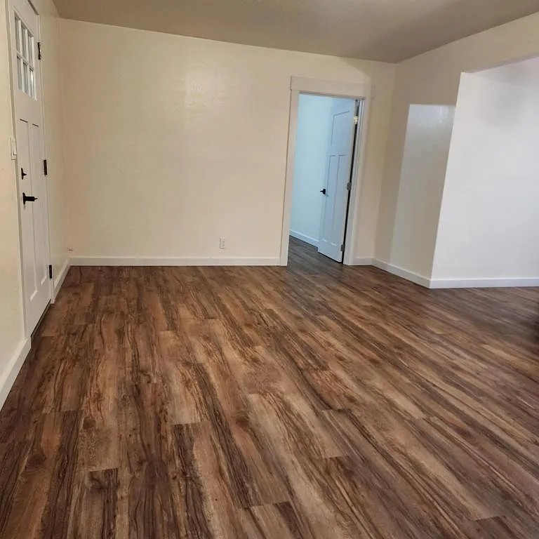 1411 Florence Ln — Photo 2