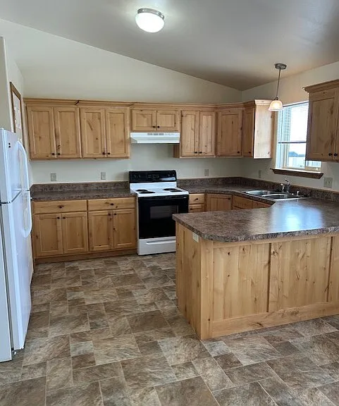 805 W 3rd St #1 — Photo 9