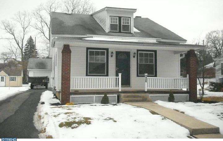 1st image of 467 Edison St