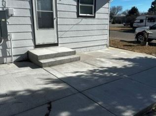 202 N Lincoln Ave, Glendo, WY 82213