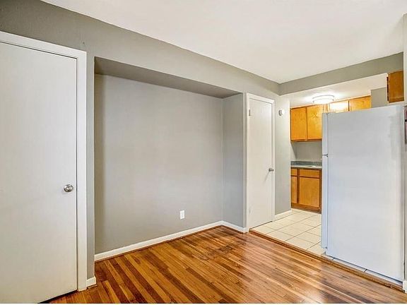 4th image of 4800 Delano St #11047055