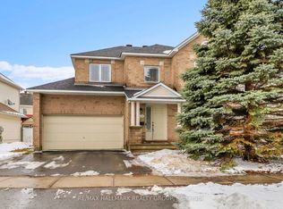 634 Aquaview Dr, Ottawa, ON K4A 4W2