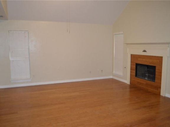4th image of 4519 Buckingham Dr