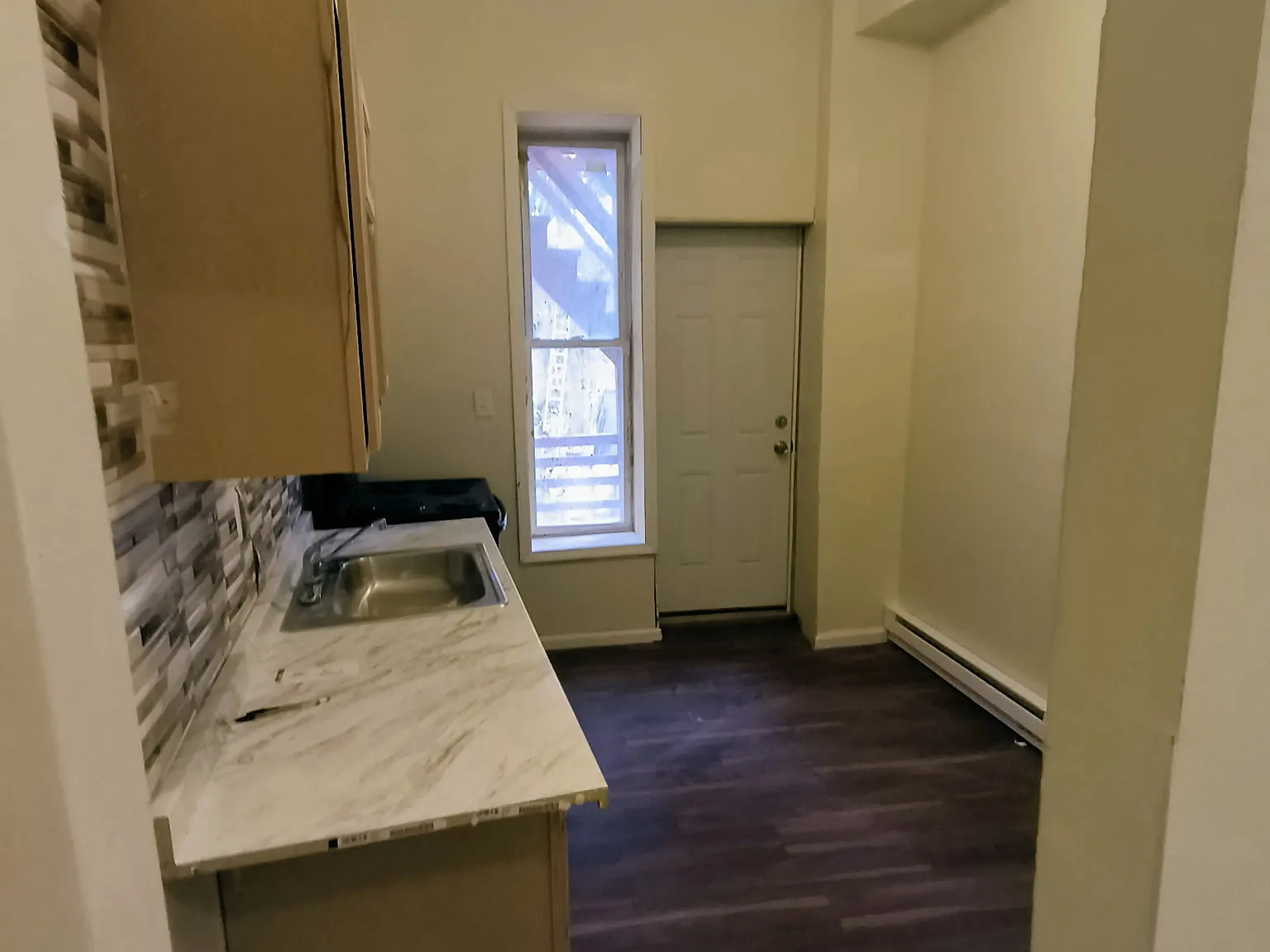 2 bed, 1000 sqft, $1,350 — Photo 2
