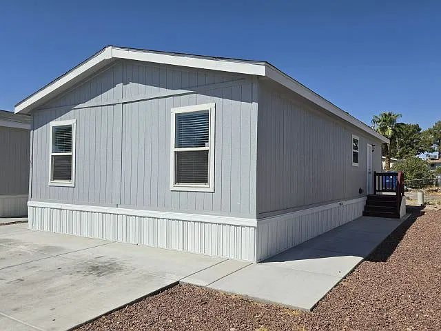 825 N Lamb Blvd — Photo 3