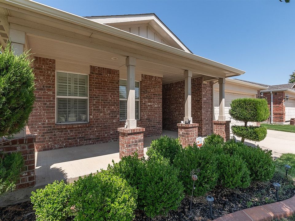 1st image of 15941 Blaketree Dr