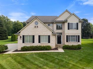 25638 McCrory Ln, South Lyon, MI 48178