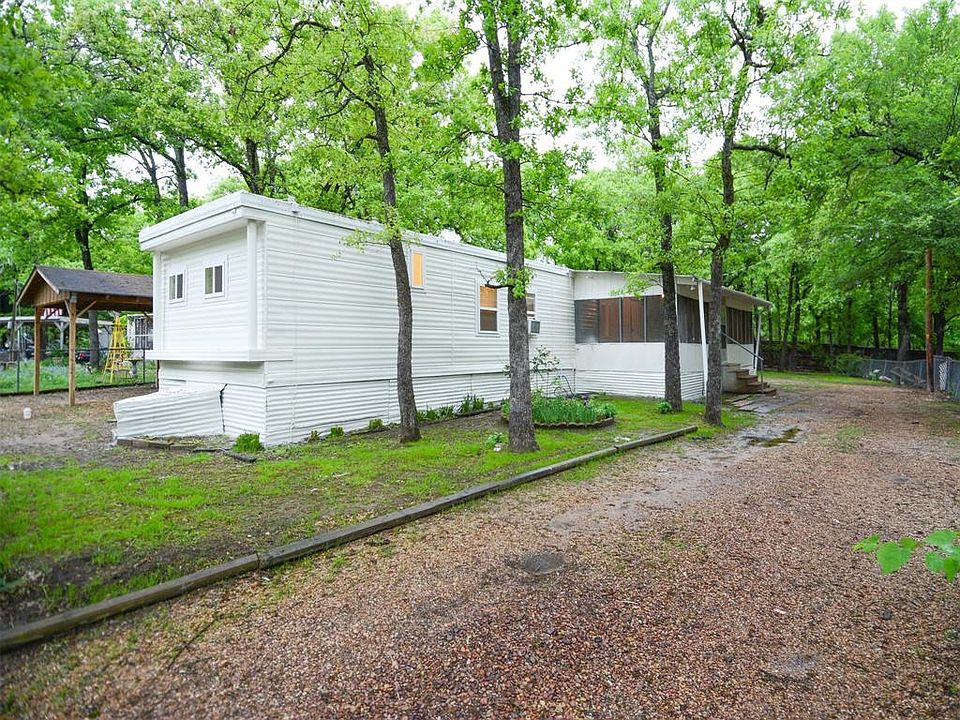 1st image of 618 Lakeshore Dr