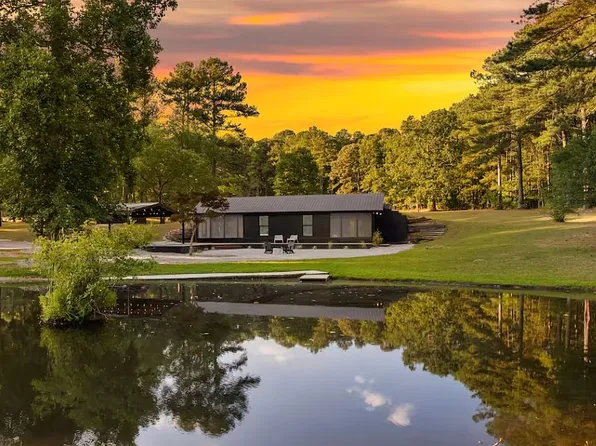 160 Creekwood Ln, Fayetteville, GA 30214