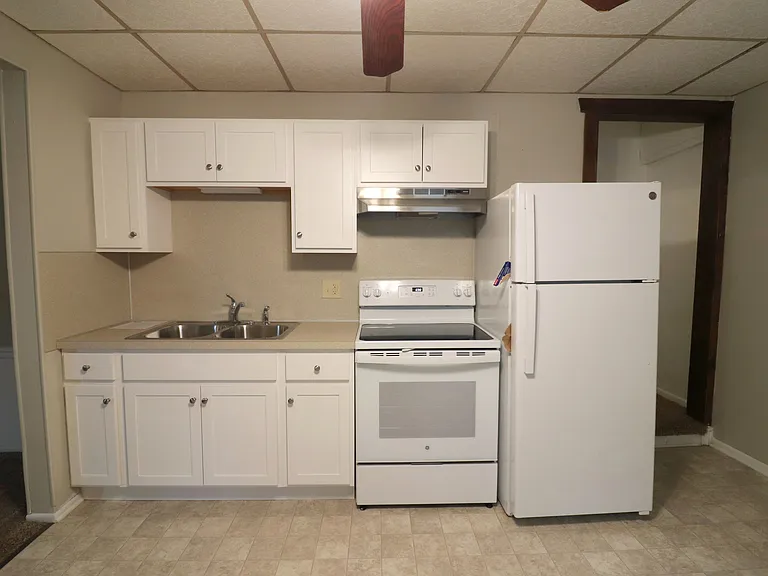 38 N Charles St — Photo 8