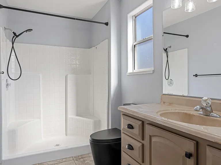 1509 W 750th St N #4 — Photo 15