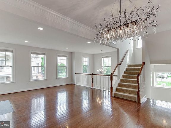 5th image of 123 Anthem Ave