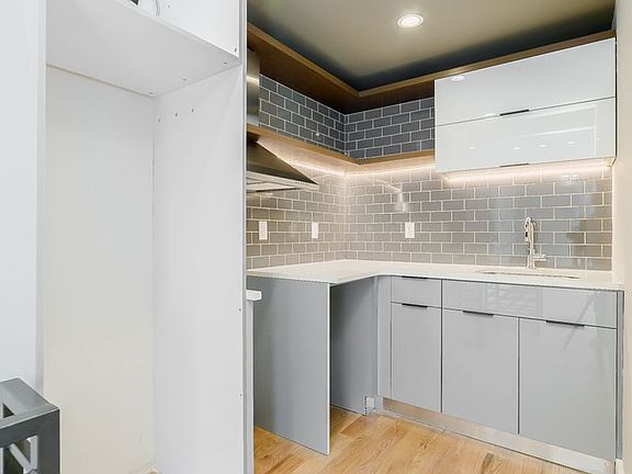 4th image of 473 Kosciuszko St APT 1