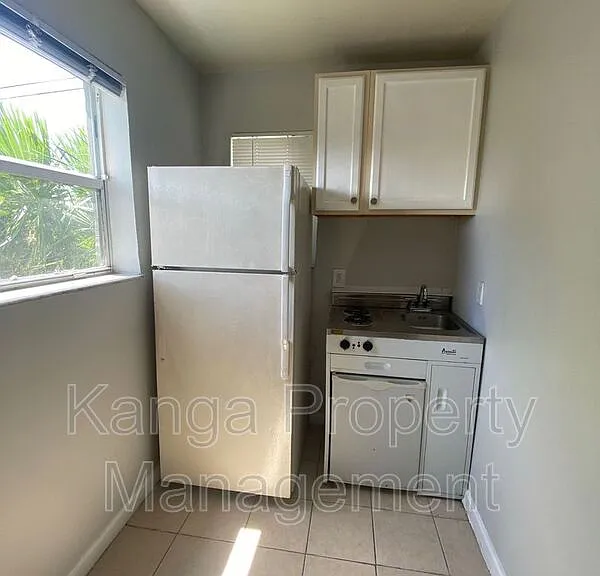 1497 W 34th St #3B — Photo 5