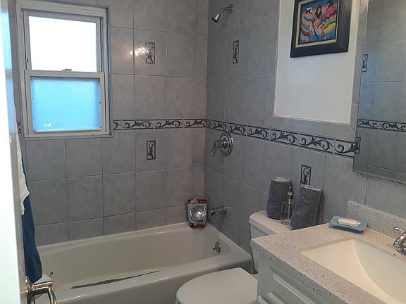 4th image of 206 Elmwood Ave