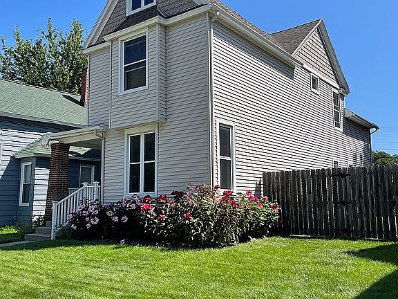 2nd image of 112 Dwight Ave SE