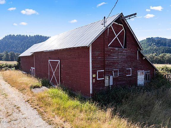 5th image of 706 Creek Rd