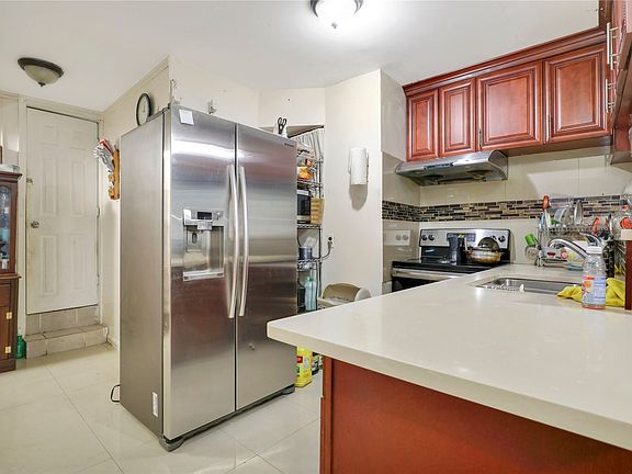 5th image of 3225 92nd St