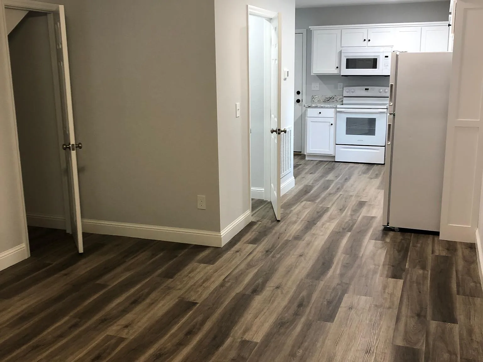 1596 Scenic Dr — Photo 2