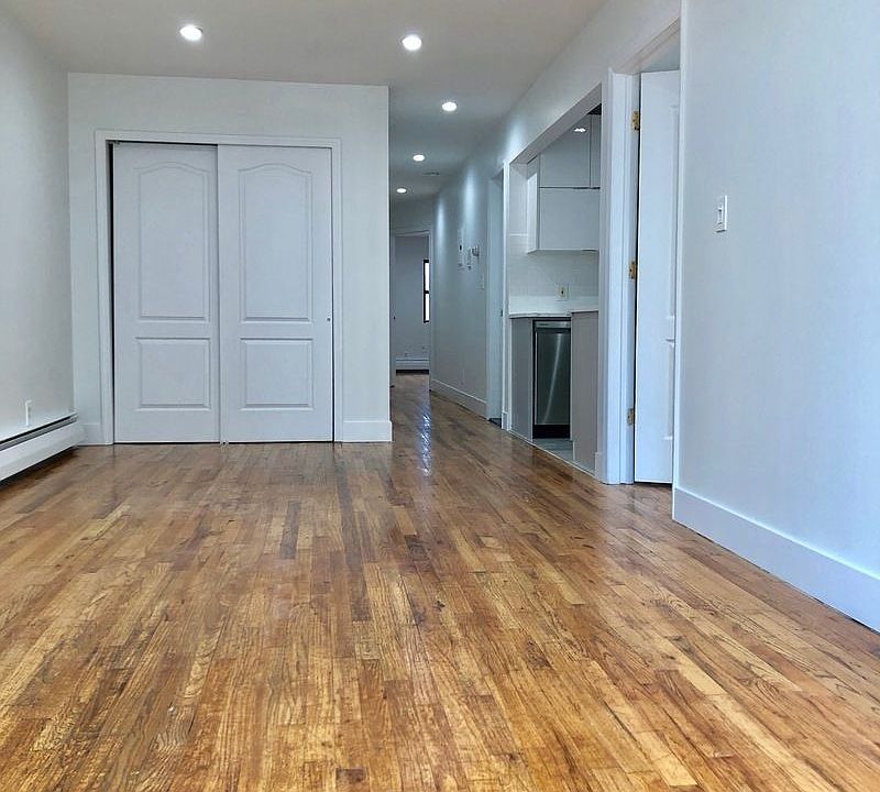 1st image of 121 Maujer St #3