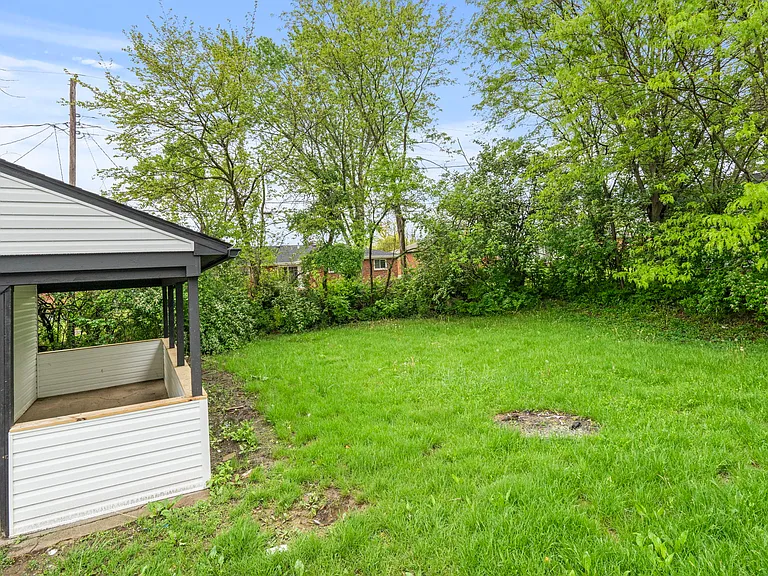 2511 Baywood St — Photo 7