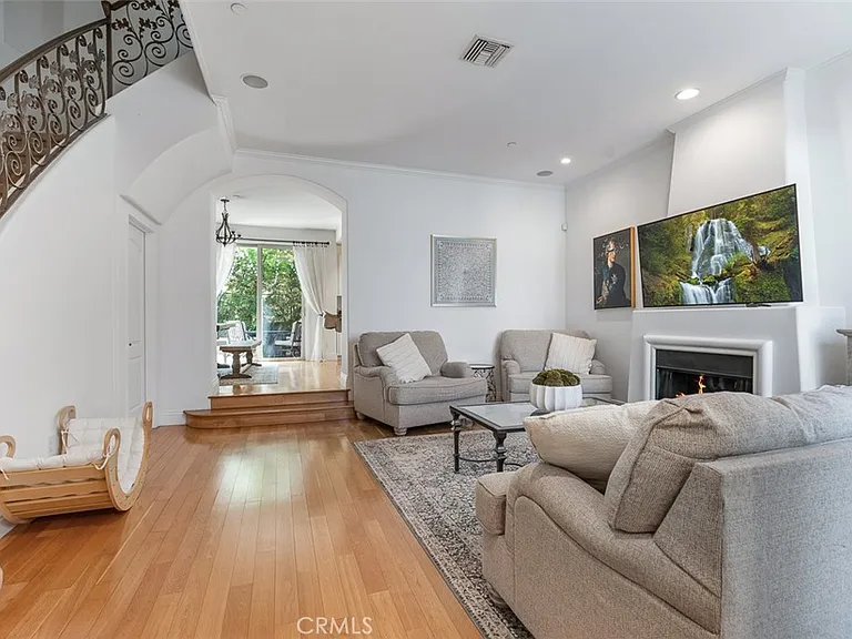 2753 Piedmont #6 — Photo 4