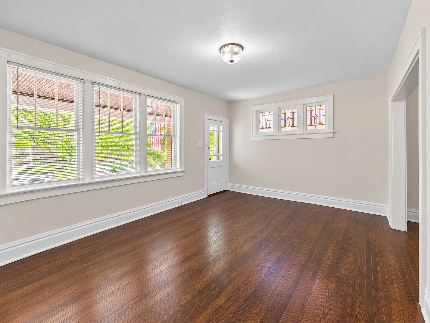 2 bed, 1100 sqft, $1,400 — Photo 3