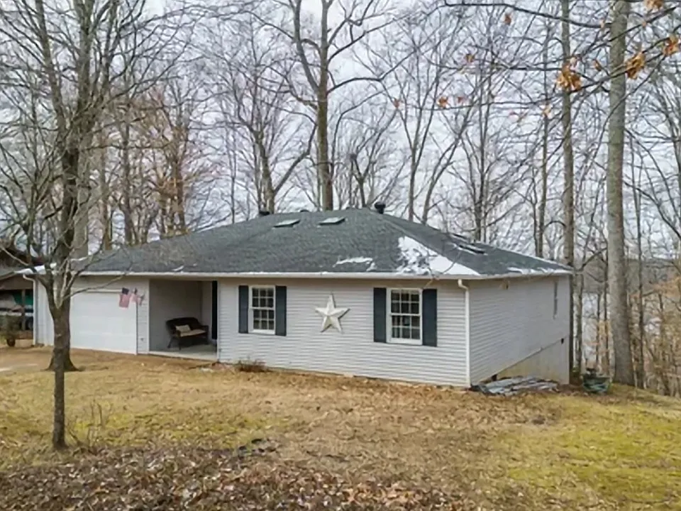 18 Fire Lake Dr