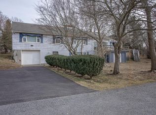 22 Hamilton Rd, Somerset, MA 02725