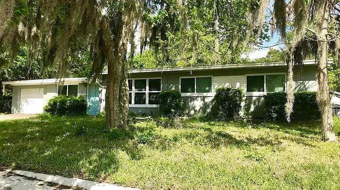4 bed, 2.0 bath, 1636 sqft, $1,650 — Photo 2