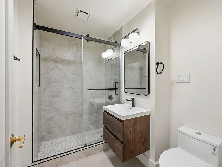 1310 Jones Street — Photo 72