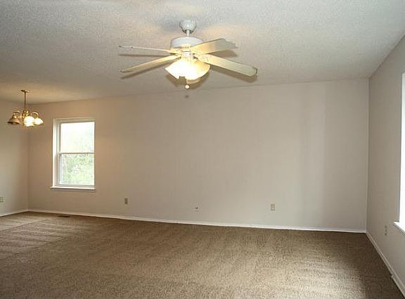 3rd image of 1407 E University Ave