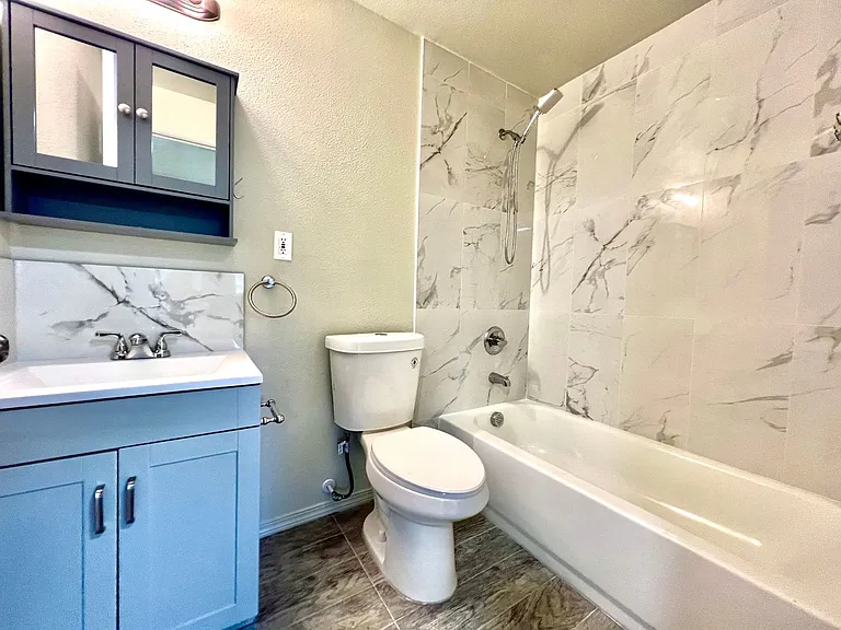 2020 SE 154th Ave — Photo 11