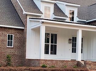 574 Nellwood Dr, Hattiesburg, MS 39402