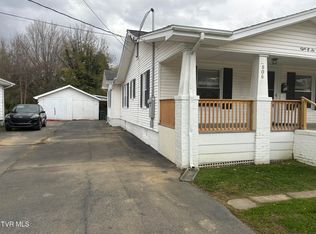 806 E B St, Elizabethton, TN 37643