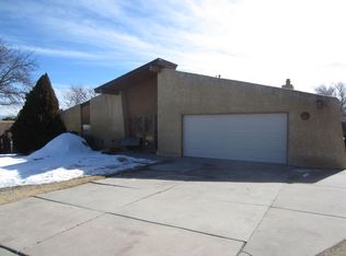 77 Barcelona Ave, Los Alamos, NM 87544
