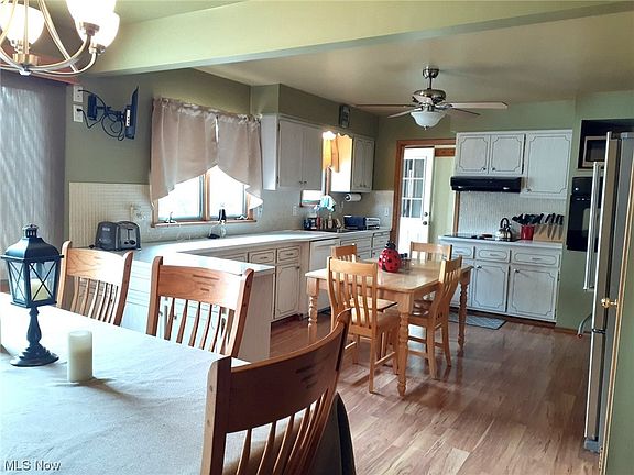 3rd image of 4747 Sunny Ln