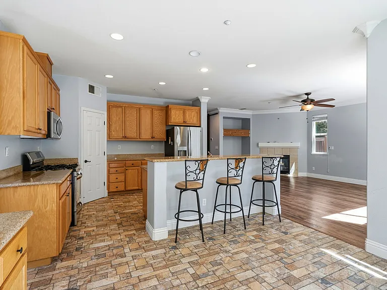 871 Larkspur Ln — Photo 28