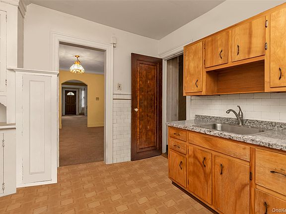 3rd image of 3250 Country Club Road