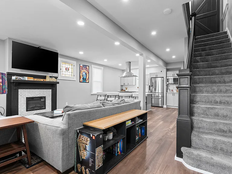407 Winton St — Photo 4
